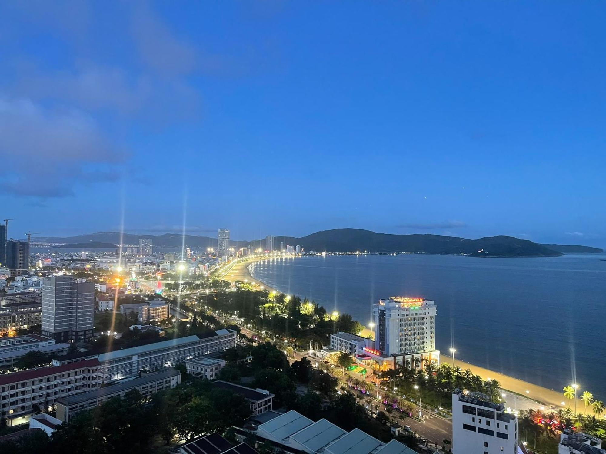 Tony Apartment -Flc Sea Tower Куи Нхон Екстериор снимка